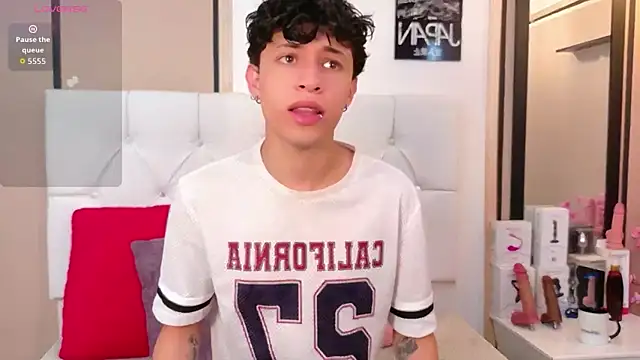 Snapshot of Axel__Evans chatting on February 7, 2026, 12:46 pm Axel Evans online show from February 7, 2026, 12:46 pm