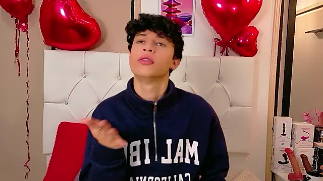 Snapshot of Axel__Evans chatting on February 24, 2026, 1:12 pm Axel Evans online show from February 24, 2026, 1:12 pm