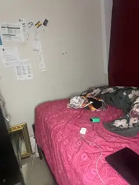 Snapshot of Soniala chatting on November 24, 2025, 1:05 am Soniala online show from November 24, 2025, 1:05 am