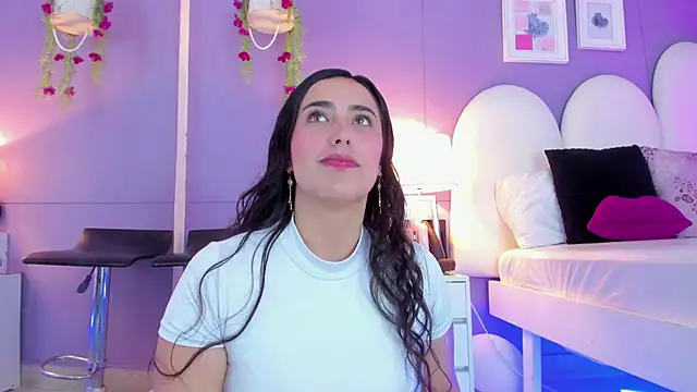 my aleja  online show from October 25, 2025, 1:01 pm