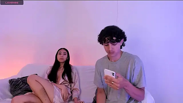 juliie star online show from November 23, 2025, 3:27 am