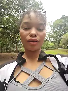 Snapshot of ChloeRaviss chatting on September 12, 2025, 7:24 pm ChloeRaviss online show from September 12, 2025, 7:24 pm