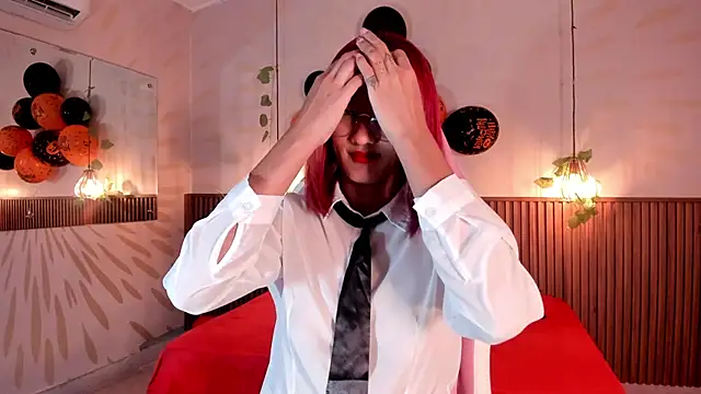 daphne courtis online show from October 21, 2025, 3:17 am