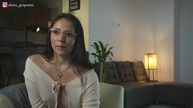 alana gasparini online show from November 8, 2025, 1:31 am