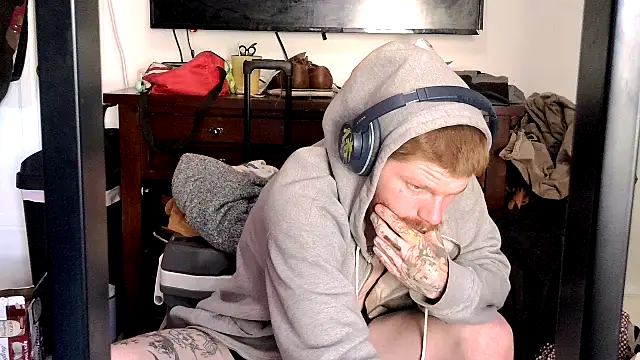 Snapshot of Magnetic127 chatting on November 5, 2025, 8:01 pm Magnetic127 online show from November 5, 2025, 8:01 pm