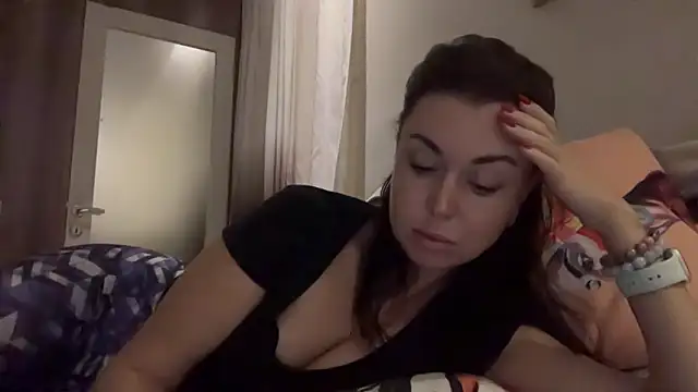 Gilin1 online show from November 4, 2025, 7:39 pm