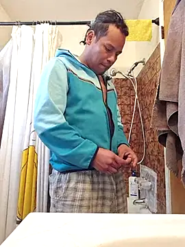 Snapshot of uratre chatting on February 2, 2026, 6:51 pm uratre online show from February 2, 2026, 6:51 pm