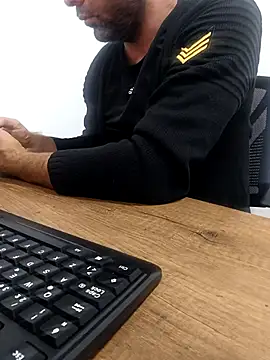 Yaman 33 online show from November 3, 2025, 1:04 pm