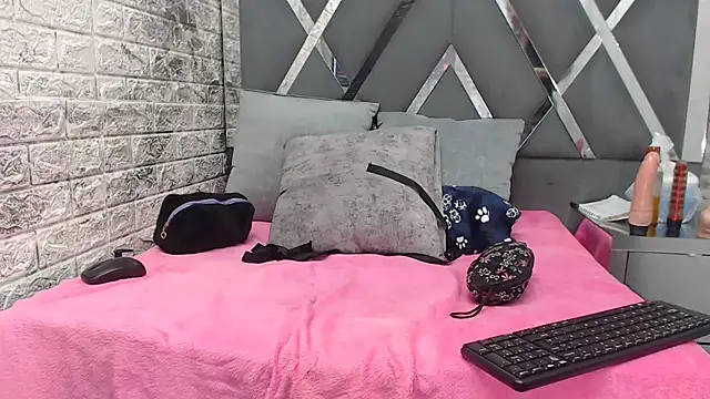 YanetRose online show from October 27, 2025, 3:07 am