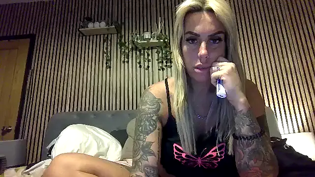 Snapshot of poppyinga1 chatting on February 13, 2026, 1:05 am poppyinga1 online show from February 13, 2026, 1:05 am