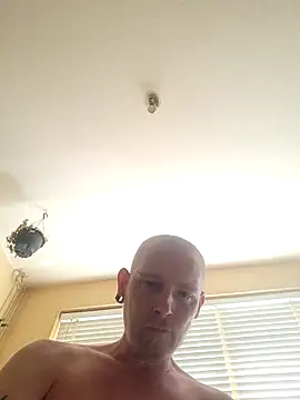 piercingpik online show from June 3, 2026, 9:21 am