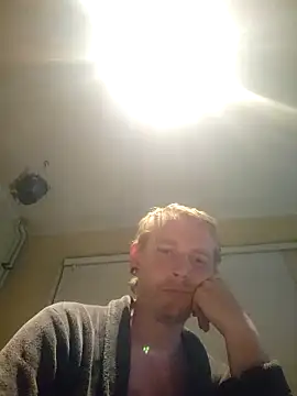 piercingpik online show from May 21, 2026, 9:01 pm