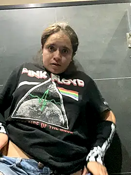 Lucy YupiSweet online show from November 14, 2025, 9:51 pm