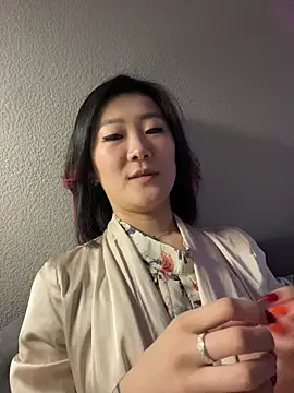 AikoYamada online show from November 9, 2025, 6:28 am