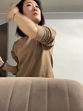 AikoYamada online show from November 22, 2025, 5:39 am