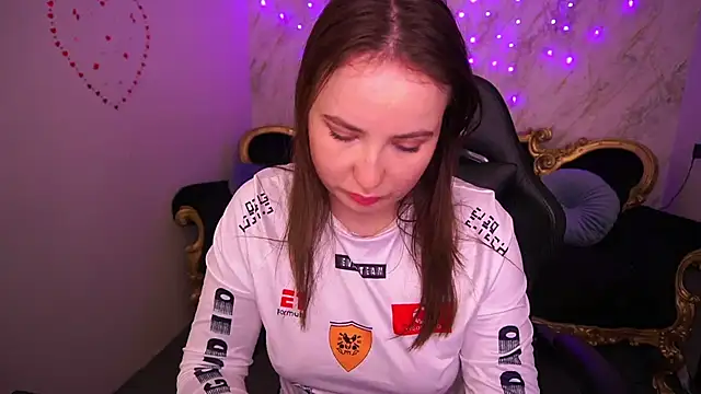 SofieBloom online show from March 9, 2026, 4:05 am