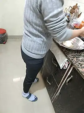 Pihu Chopra online show from November 9, 2025, 2:04 am