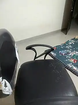 Snapshot of Pihu_Chopra chatting on October 11, 2025, 3:24 pm Pihu Chopra online show from October 11, 2025, 3:24 pm