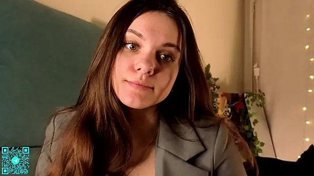 chloemilka online show from March 5, 2026, 6:15 pm