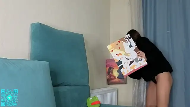 chloemilka online show from October 27, 2025, 5:36 pm