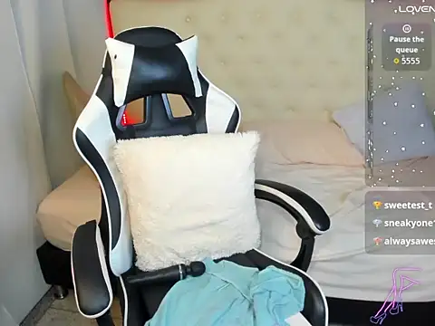 salome rojas  online show from November 20, 2025, 8:37 am