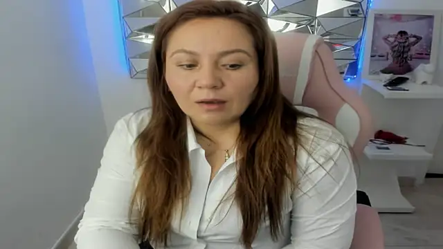 camixxx m online show from October 20, 2025, 12:38 pm