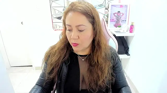 camixxx m online show from May 16, 2026, 12:04 pm