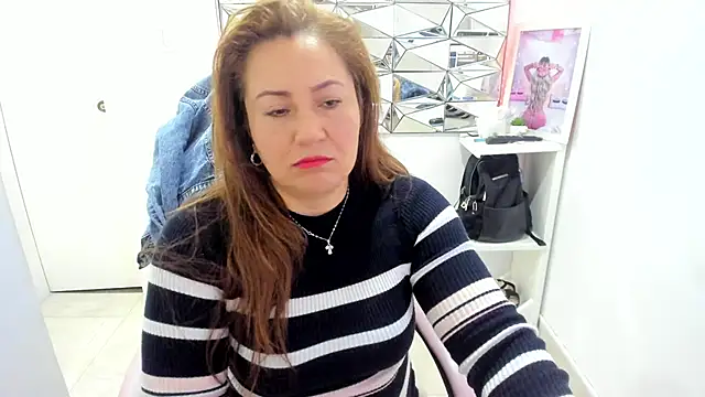 camixxx m online show from May 27, 2026, 11:39 am