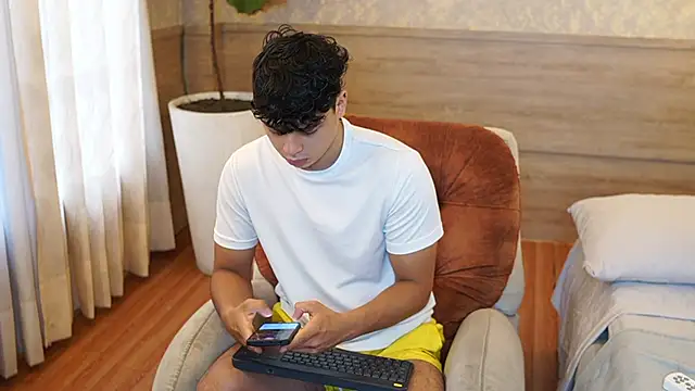 Snapshot of Ethan_occonor chatting on February 28, 2026, 1:00 pm Ethan occonor online show from February 28, 2026, 1:00 pm