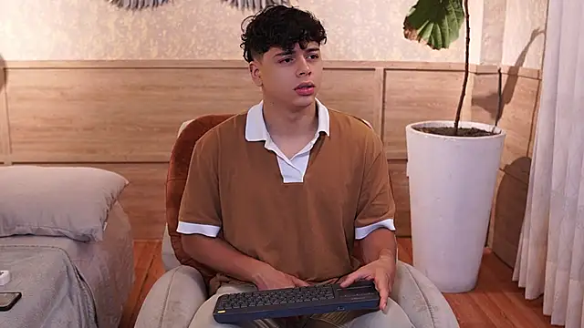 Snapshot of Ethan_occonor chatting on February 13, 2026, 11:43 am Ethan occonor online show from February 13, 2026, 11:43 am