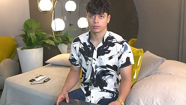 Ethan occonor online show from September 13, 2025, 1:22 pm