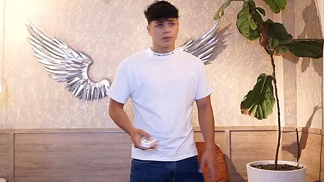 Snapshot of Ethan_occonor chatting on February 18, 2026, 11:39 am Ethan occonor online show from February 18, 2026, 11:39 am