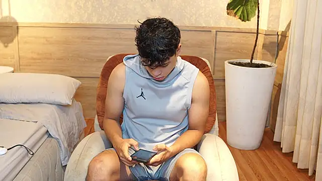 Snapshot of Ethan_occonor chatting on February 4, 2026, 11:38 am Ethan occonor online show from February 4, 2026, 11:38 am