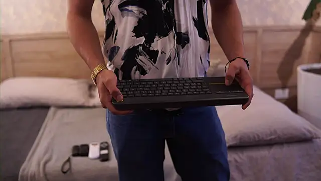 Ethan occonor online show from December 1, 2025, 12:06 pm