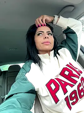 Snapshot of VanesaCharm chatting on October 6, 2025, 6:03 am VanesaCharm online show from October 6, 2025, 6:03 am