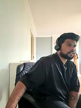 Snapshot of CrazyShashank chatting on January 7, 2026, 10:20 am CrazyShashank online show from January 7, 2026, 10:20 am