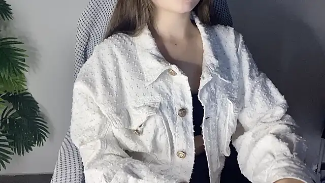 LiLi Sweetie online show from November 3, 2025, 2:39 am