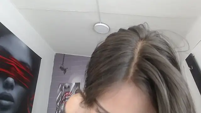 aleesha cameron02 online show from November 6, 2025, 11:47 am