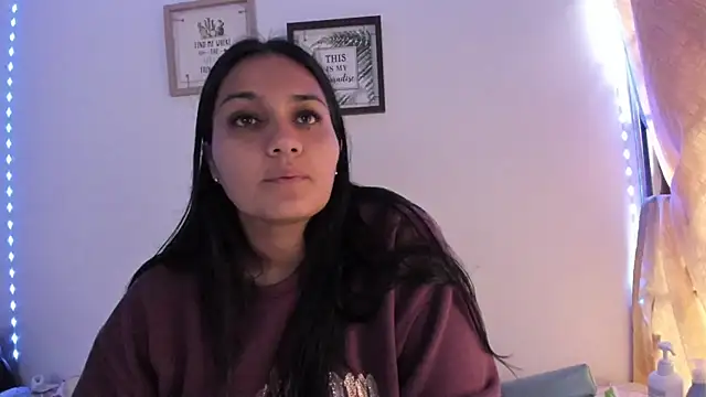 selena jhonson online show from October 27, 2025, 2:07 pm