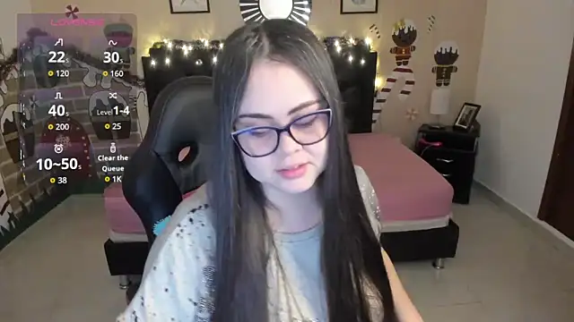 LolaVillalobos online show from December 4, 2025, 12:48 pm