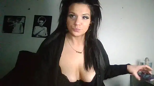 ovmilf online show from May 14, 2026, 5:32 pm