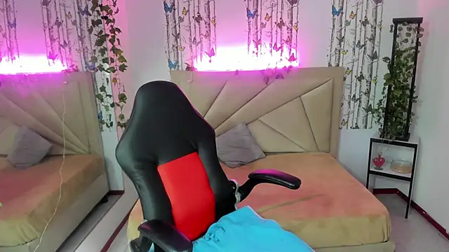 anna moon11 online show from February 20, 2026, 4:09 am