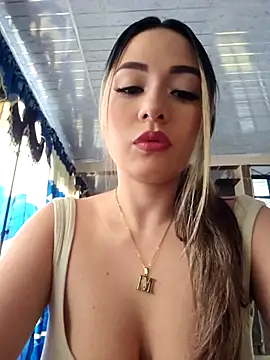 Natasanz online show from December 4, 2025, 8:52 pm