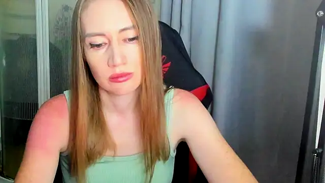 JessFoxxx online show from June 17, 2026, 3:06 am