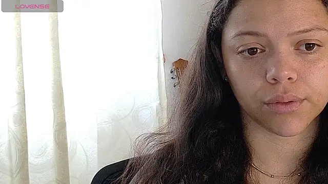 Snapshot of Amanda_sweet chatting on April 17, 2026, 2:42 pm Amanda sweet online show from April 17, 2026, 2:42 pm