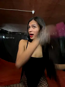 Snapshot of Ur_latinahotpaprika chatting on October 6, 2025, 8:15 am Ur latinahotpaprika online show from October 6, 2025, 8:15 am