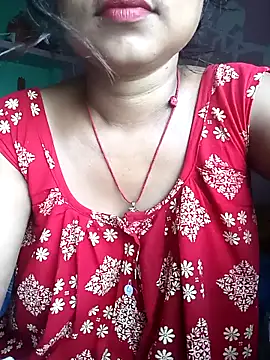 Snapshot of Desi_couple305 chatting on September 18, 2025, 1:30 am Desi couple305 online show from September 18, 2025, 1:30 am