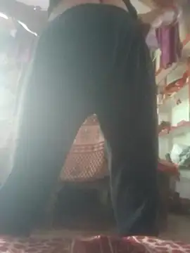 Snapshot of Desi_couple305 chatting on November 10, 2025, 3:22 am Desi couple305 online show from November 10, 2025, 3:22 am