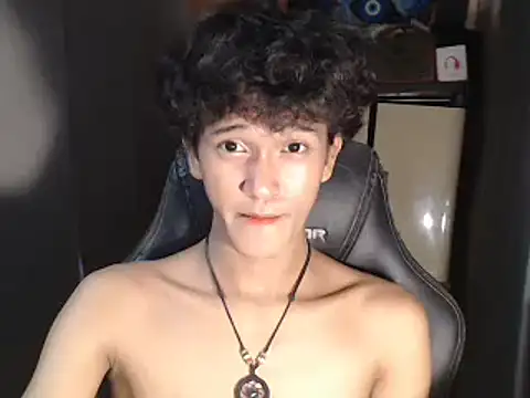 Snapshot of kenbigcockxx chatting on October 6, 2025, 3:13 pm kenbigcockxx online show from October 6, 2025, 3:13 pm