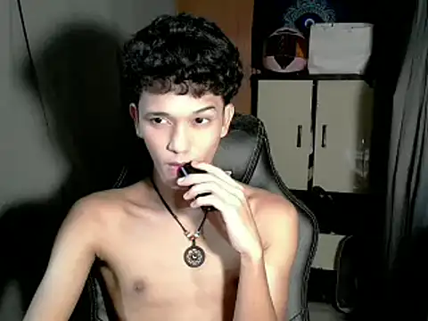 kenbigcockxx online show from November 23, 2025, 6:29 pm